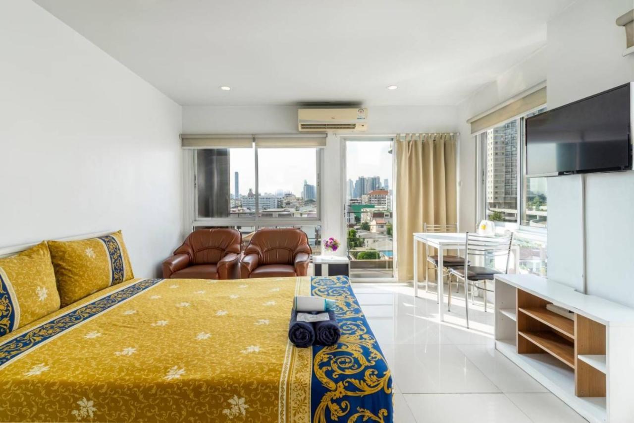 Right Place Sathorn Bangkok Exterior photo